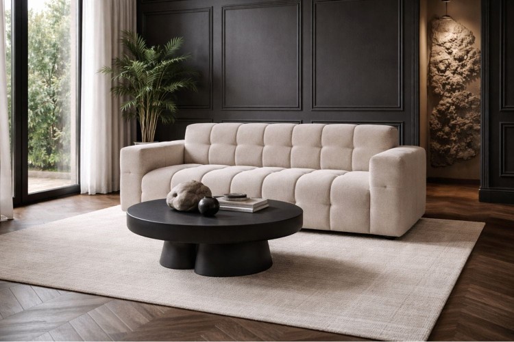 Sofa Selda trzyosobowa eleganckimi przeszyciami - Aranżacja