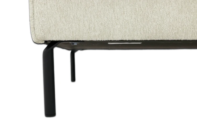 Sofa Raven – styl i komfort w skandynawskim wydaniu - Tkanina Toro 140 - zbliżenie na nóżki metalowe